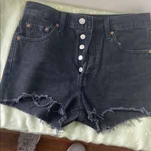 501 Black Levi Shorts